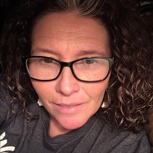 Meet your Posher, Nylene